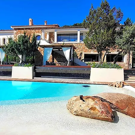 מלון Delle Rose A Luxury Boutique 4*